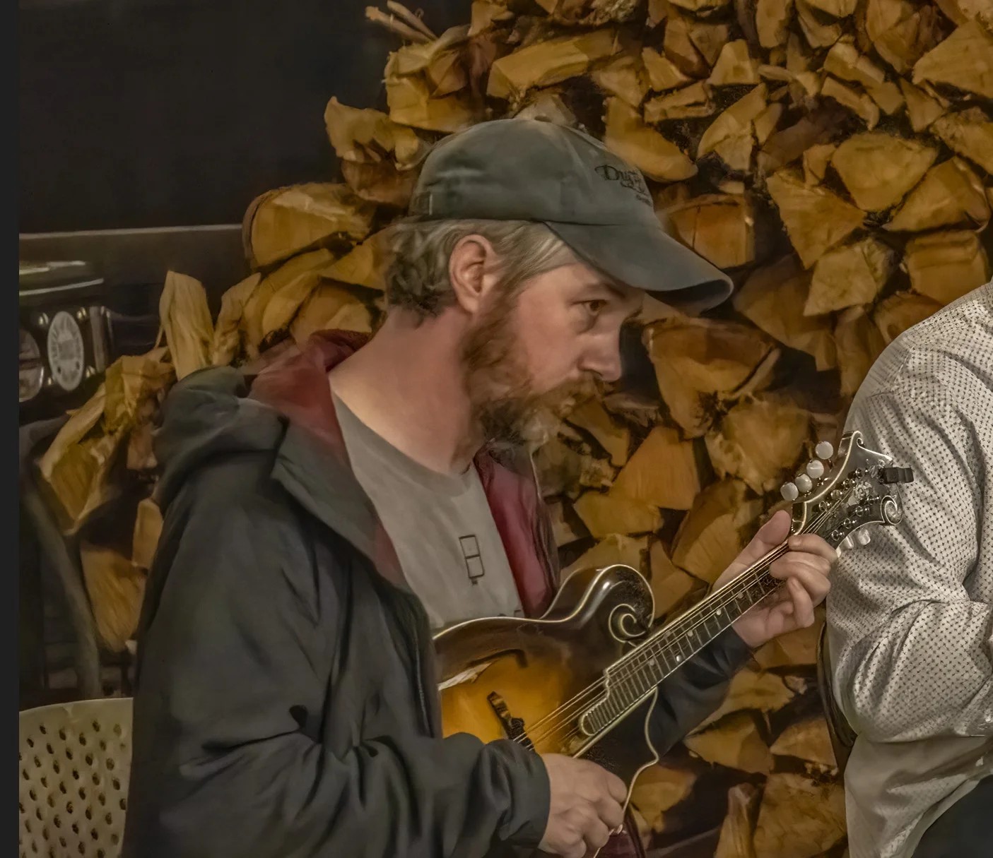 Brad_mandolin_Tom_Beck_PHOTO_2023.jpg
